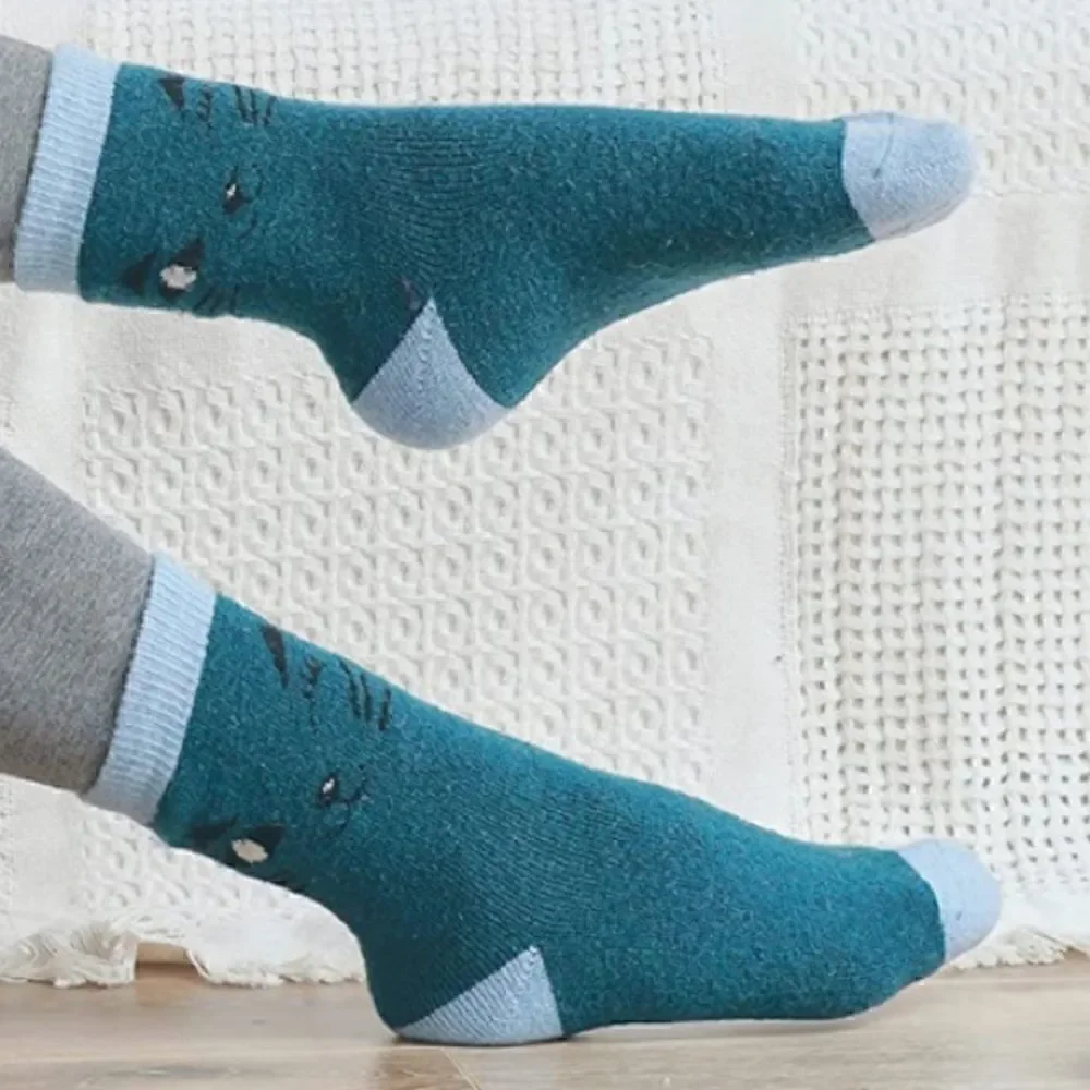 Winky cat socks